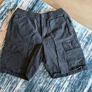 Everlane Cotton Cargo Shorts.